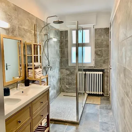 Grand 85m2 Centre De 6 Pers דירה *